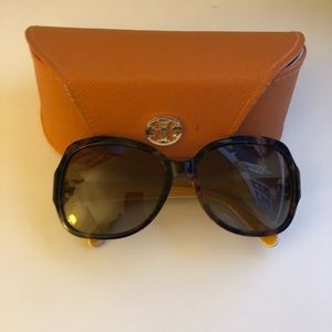 Sunglasses Tory Burch